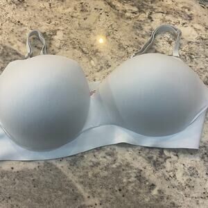 Victoria's Secret Padded No-Wire Bra 44DD